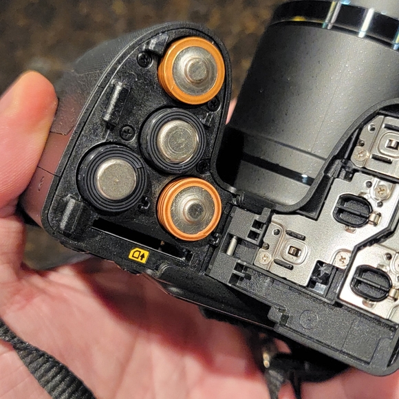 Nikon CoolPix L320 Digital Camera - Picture 10 of 10